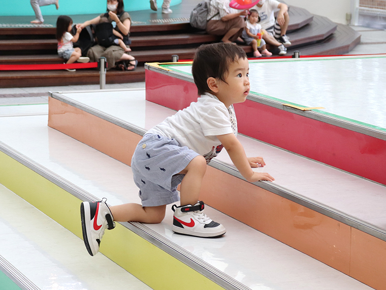 ステージに登るおともだち
